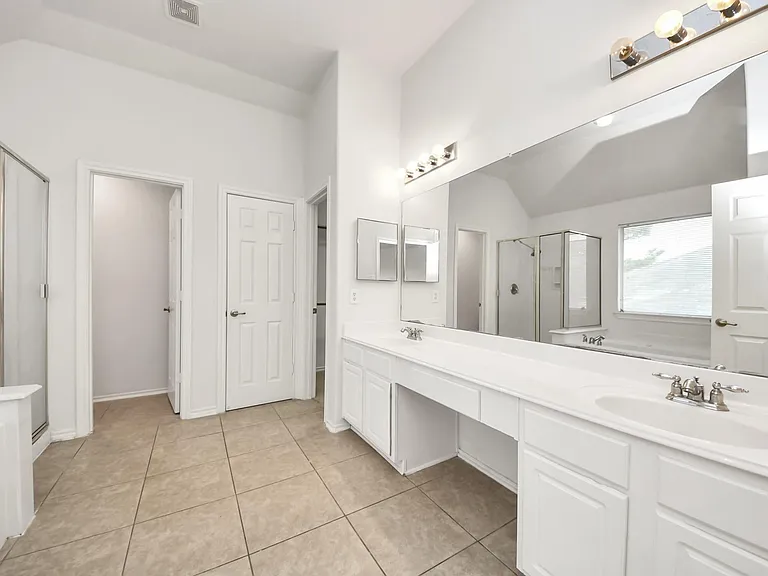 6411 Bright Falls Ln — Photo 13