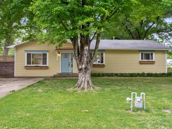 820 W Twin Springs St, Siloam Springs, AR 72761