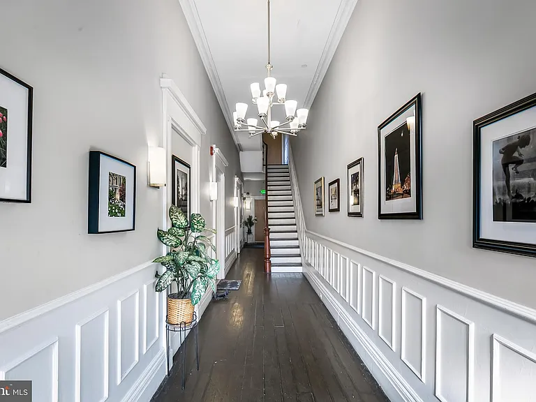 18 E Madison St #4 — Photo 8
