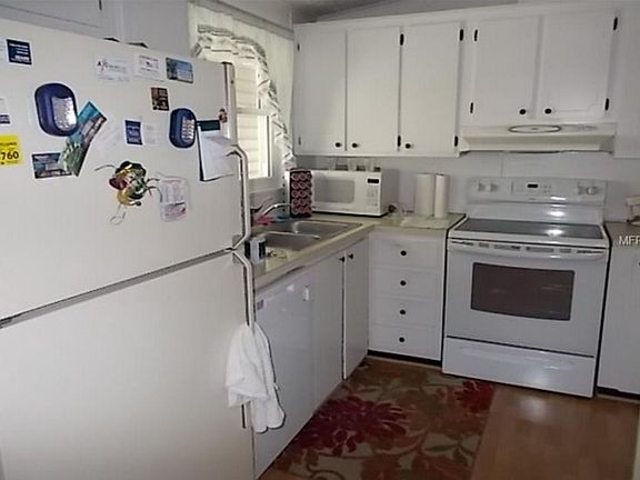5th image of 110 Mount Curve Ave NE #16