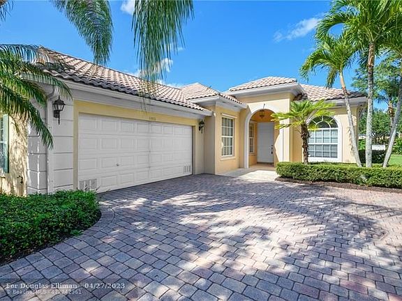 2nd image of 8019 Nevis Pl
