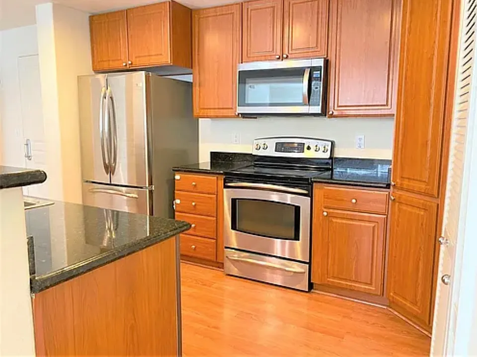 1883 Agnew Rd #330