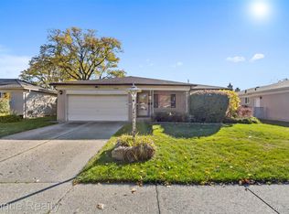 2846 Teasdale Dr, Troy, MI 48083