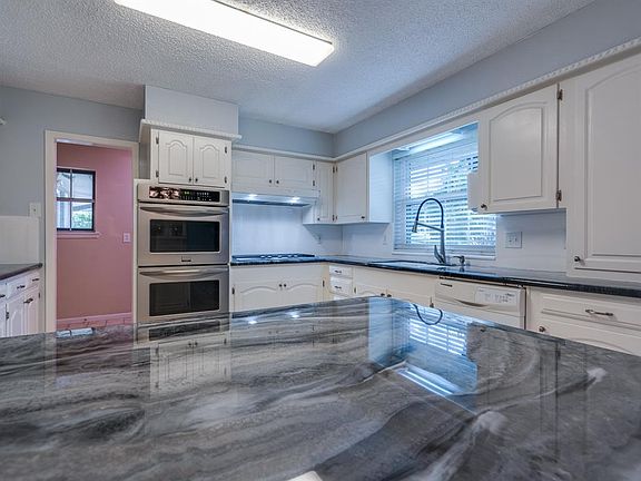 5th image of 3702 Sequoia Dr