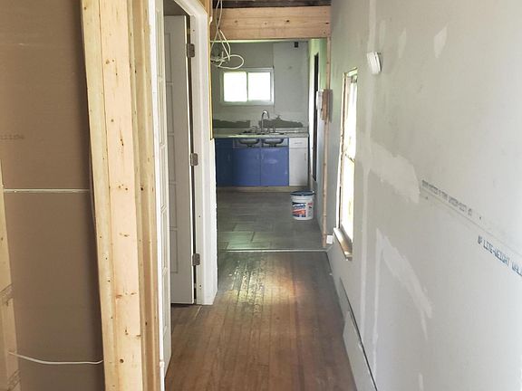 3rd image of 212 Stevens Ave