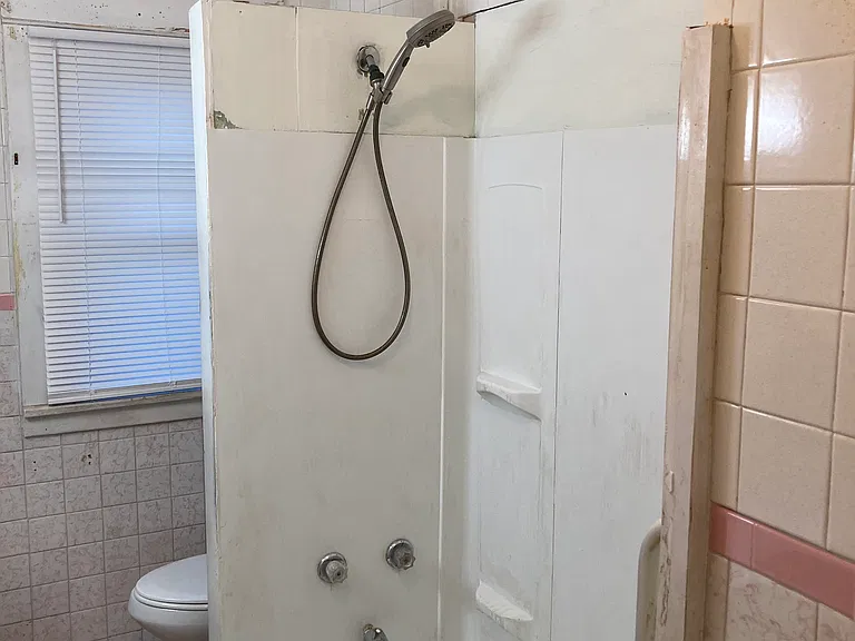 1321 Poplar St — Photo 3