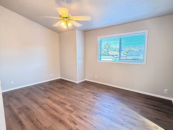 2nd image of 4107 Forsythia St