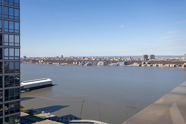 Rented by BLU Real Estate | media 23