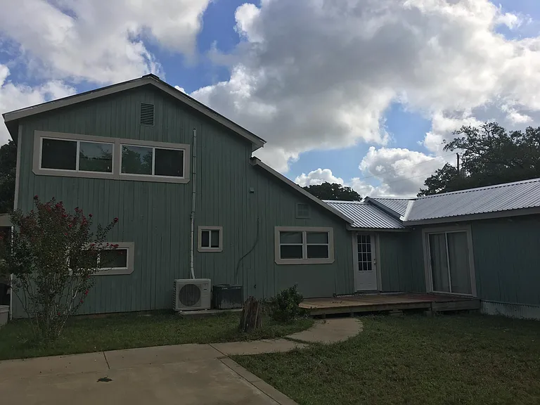 1339 FM 2104 — Photo 10