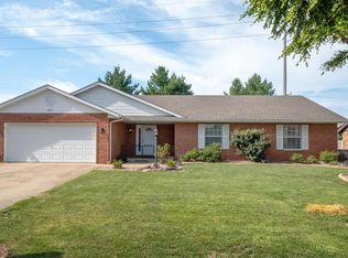 420 Saint Sabre Dr, Swansea, IL