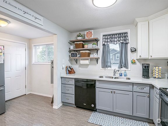 3rd image of 3408 E Grandview Avenue