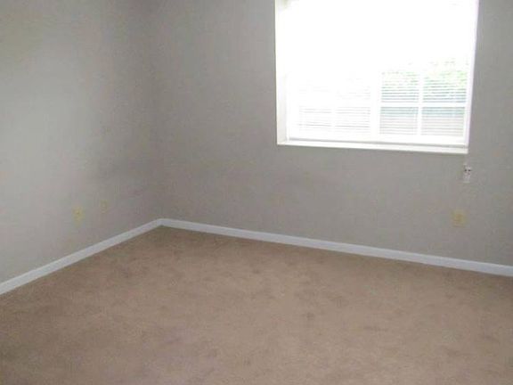 5th image of 556 Aspen Glen Dr
