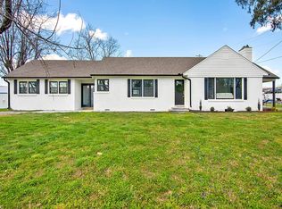 112 E 7th St, Livingston, TN 38570