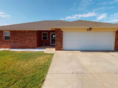 910 Lakeridge Dr, Woodward, OK, 73801