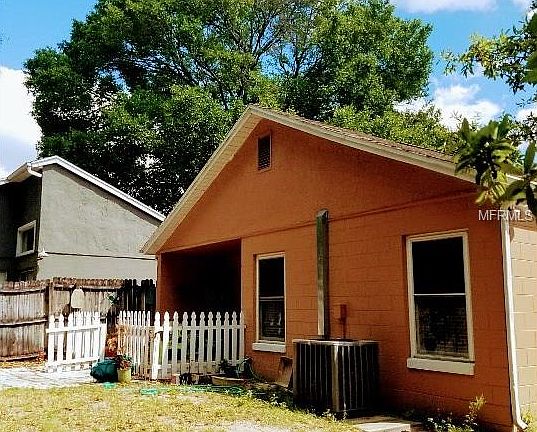 2nd image of 1143 Pin Oak Dr