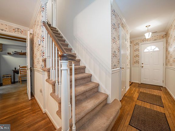 4th image of 155 Woodgate Ln