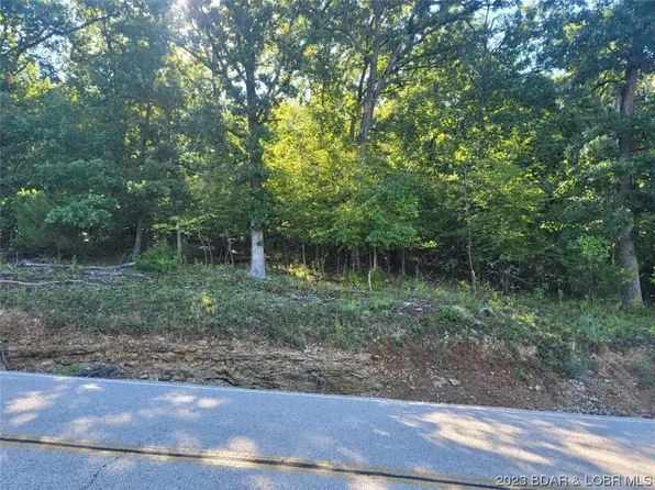 41 Country Club Dr, Lake Ozark, MO 65049