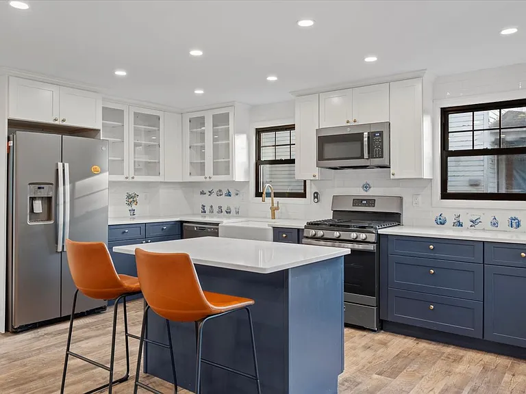 90 Ditmars St — Photo 11