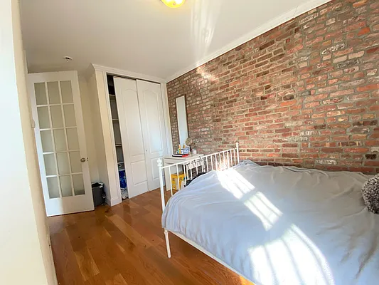 Rented by Oxford Property Group | media 12