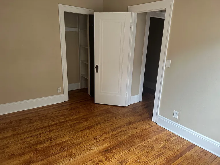 Highland Manor Apartments — Photo 26