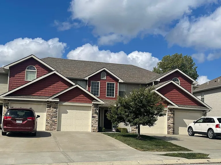 146 Barberry Ln — Photo 1
