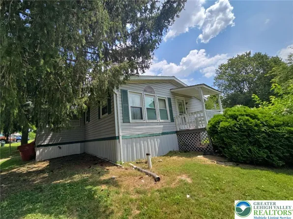 1009 Redwood Dr, Breinigsville, PA 18031