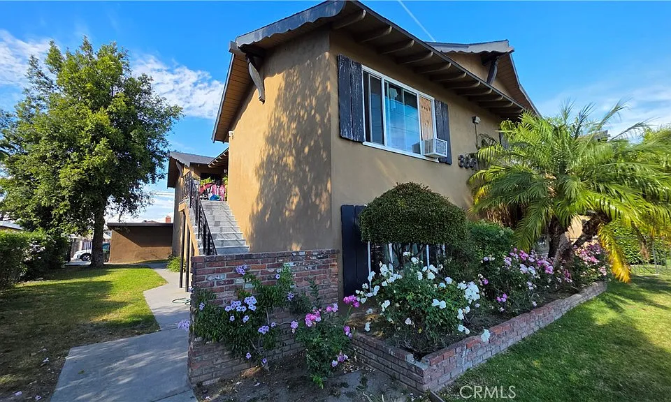 8641 Cerritos Ave #B