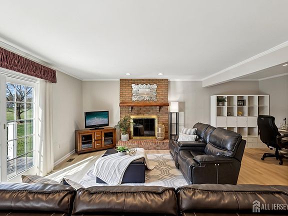 5th image of 12 Titus Ln #12