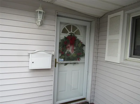 73 Storm Drive #73, Holtsville, NY 11742