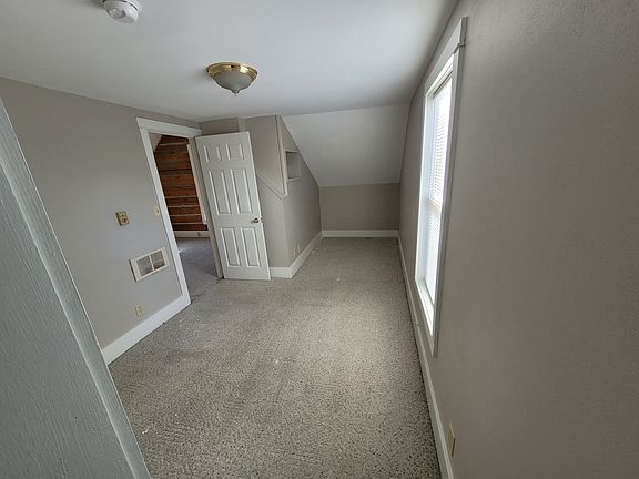 5th image of 406 S 10th St APT A