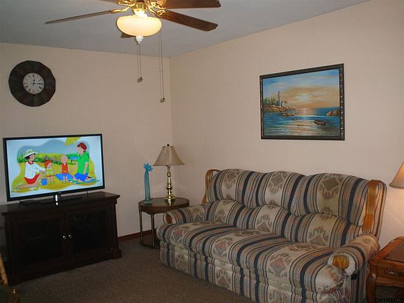 3rd image of 2 Pettibone Dr