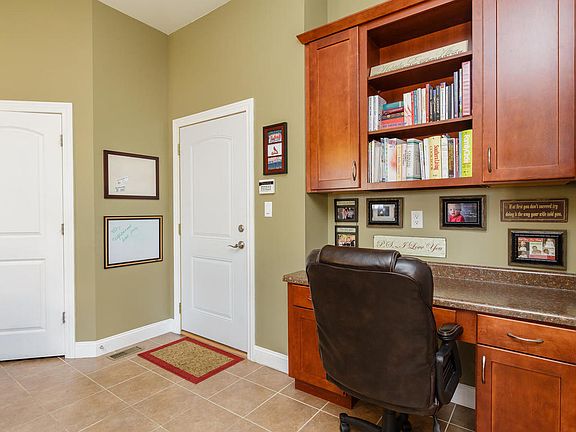 5th image of 3151 Garden Hill Ln