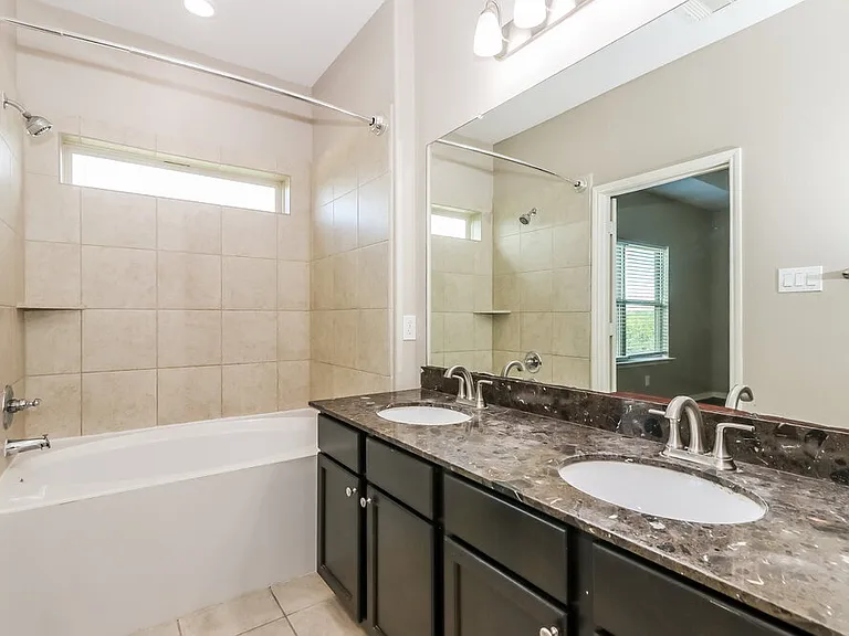339 Sea Breeze Dr — Photo 12