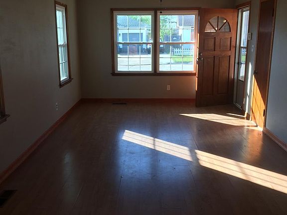 3rd image of 721 E Steed Dr