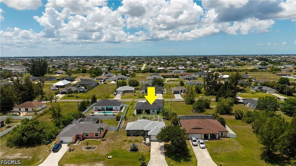 3 bed, 2.0 bath, 1627 sqft, $3,000 — Photo 3