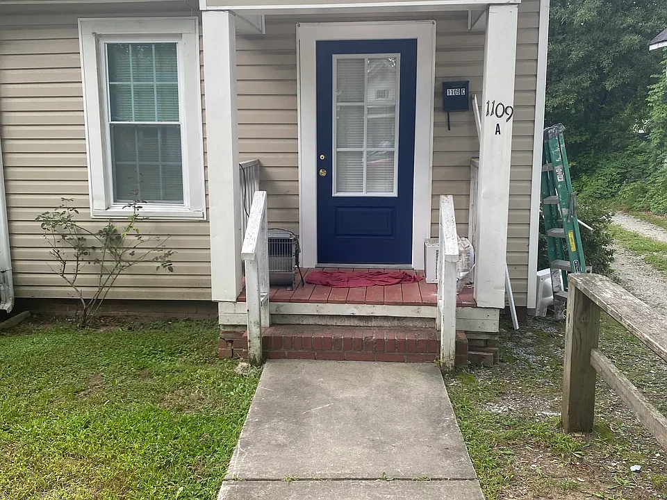 1109 N Buchanan Blvd #A