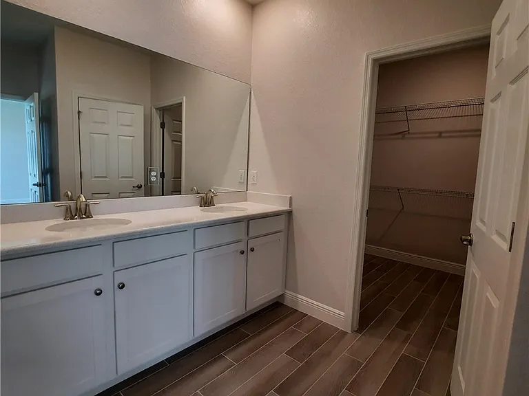 4102 NW 26th St — Photo 27