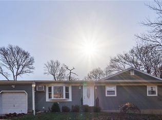 4 Fairway Dr, Middle Island, NY 11953