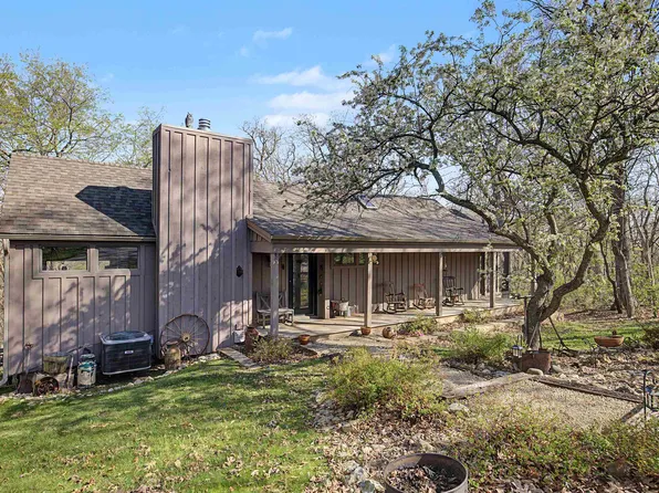 46 Lookout Trce, Galena, IL 61036