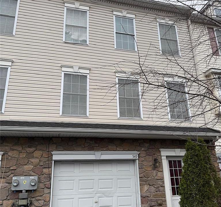 1st image of 549 Avona Ave