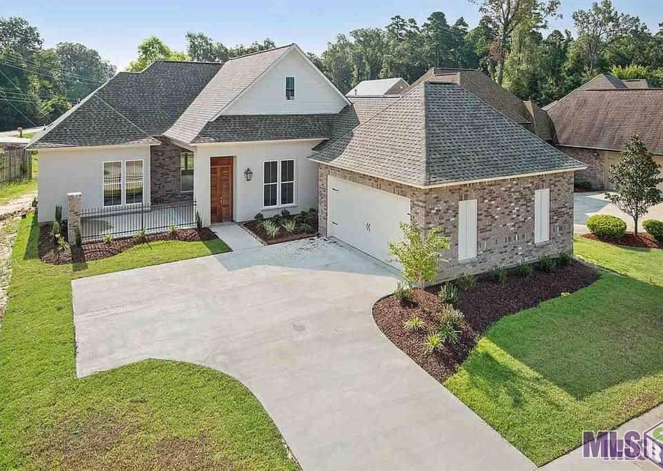 1st image of 9388 Villa Crossing Dr.