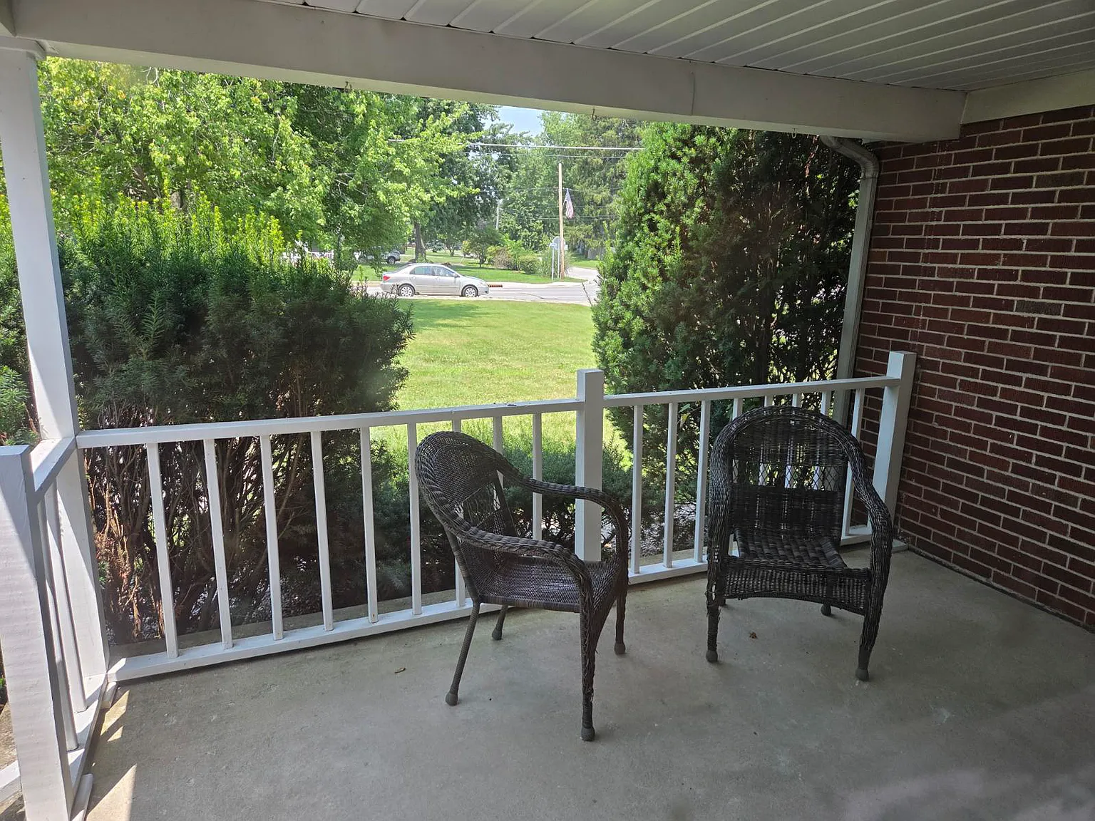 3 bed, 1625 sqft, $1,800 — Photo 2