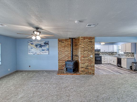 3rd image of 1108 W Us Highway 277