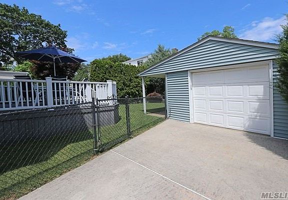 One car garage