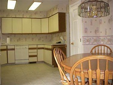 5th image of 924 Hemlock Ln