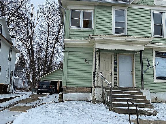 2nd image of 821-823 S Carroll Ave