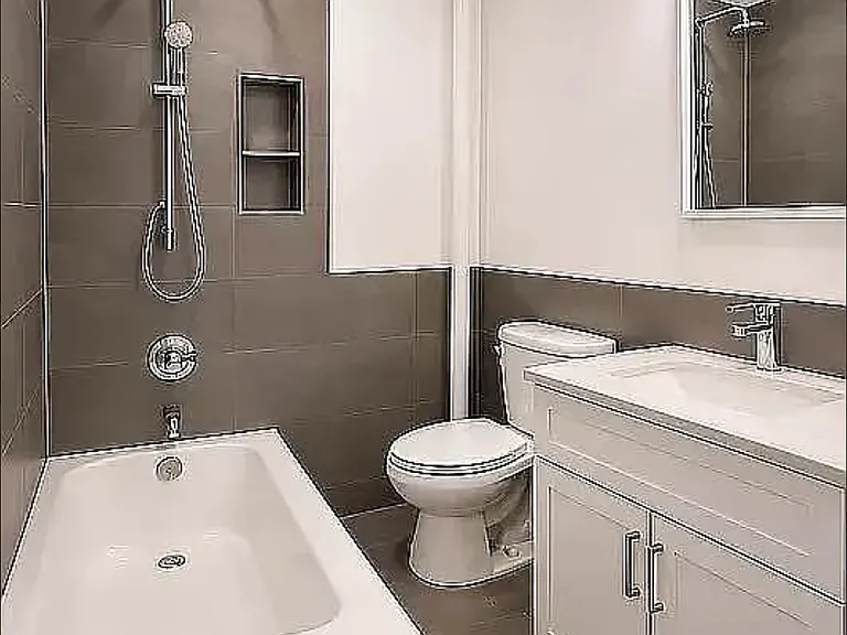 1136 Hancock St #3EE — Photo 4
