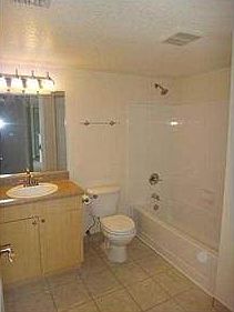 3rd image of 206 Villa Cir #206
