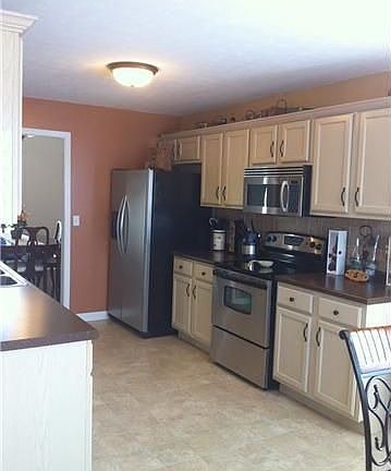 3rd image of 3939 Benjamin Dr #D
