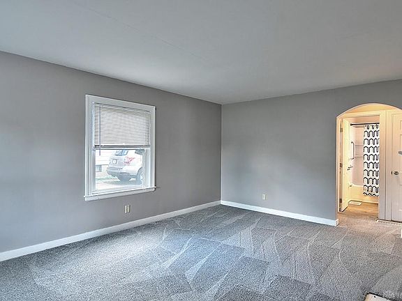 3rd image of 2324 Hill Ave